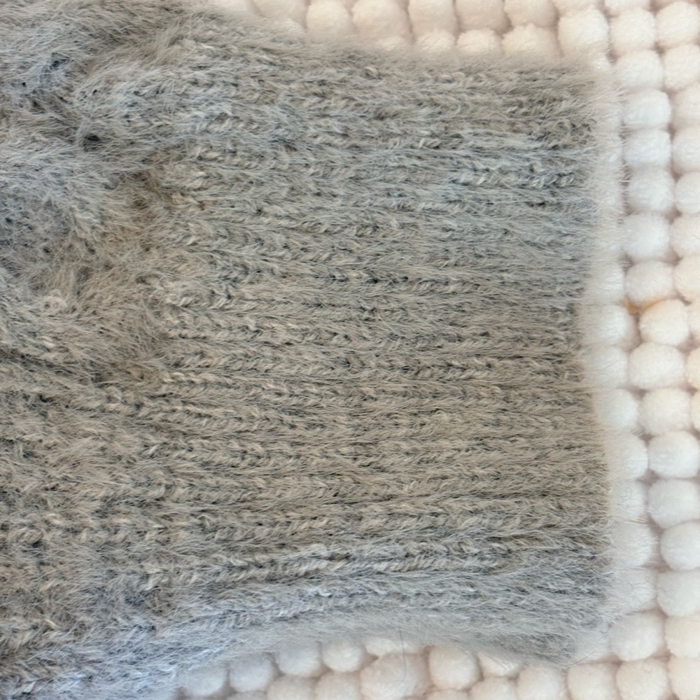 Love Tree Light Gray V-neck Cable Knit Sweater - Picture 4 of 5